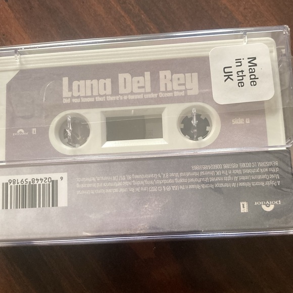 NWT Lana Del Ray Cassette Tape Did You Know There’s a Tunnel in the Ocean - Picture 3 of 4